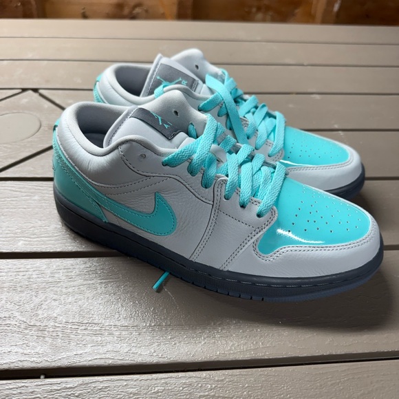 Nike Aqua and Gray Air Jordan’s - Picture 1 of 1